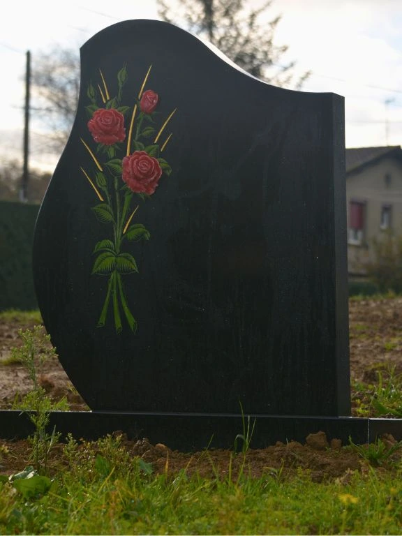 base et stèle granit noir fin