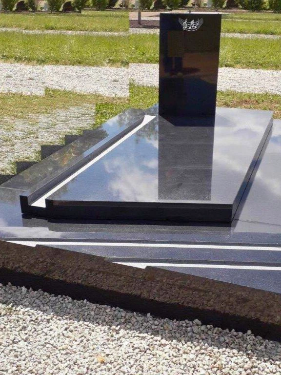 monument funeraire bas granit noir d'afrique