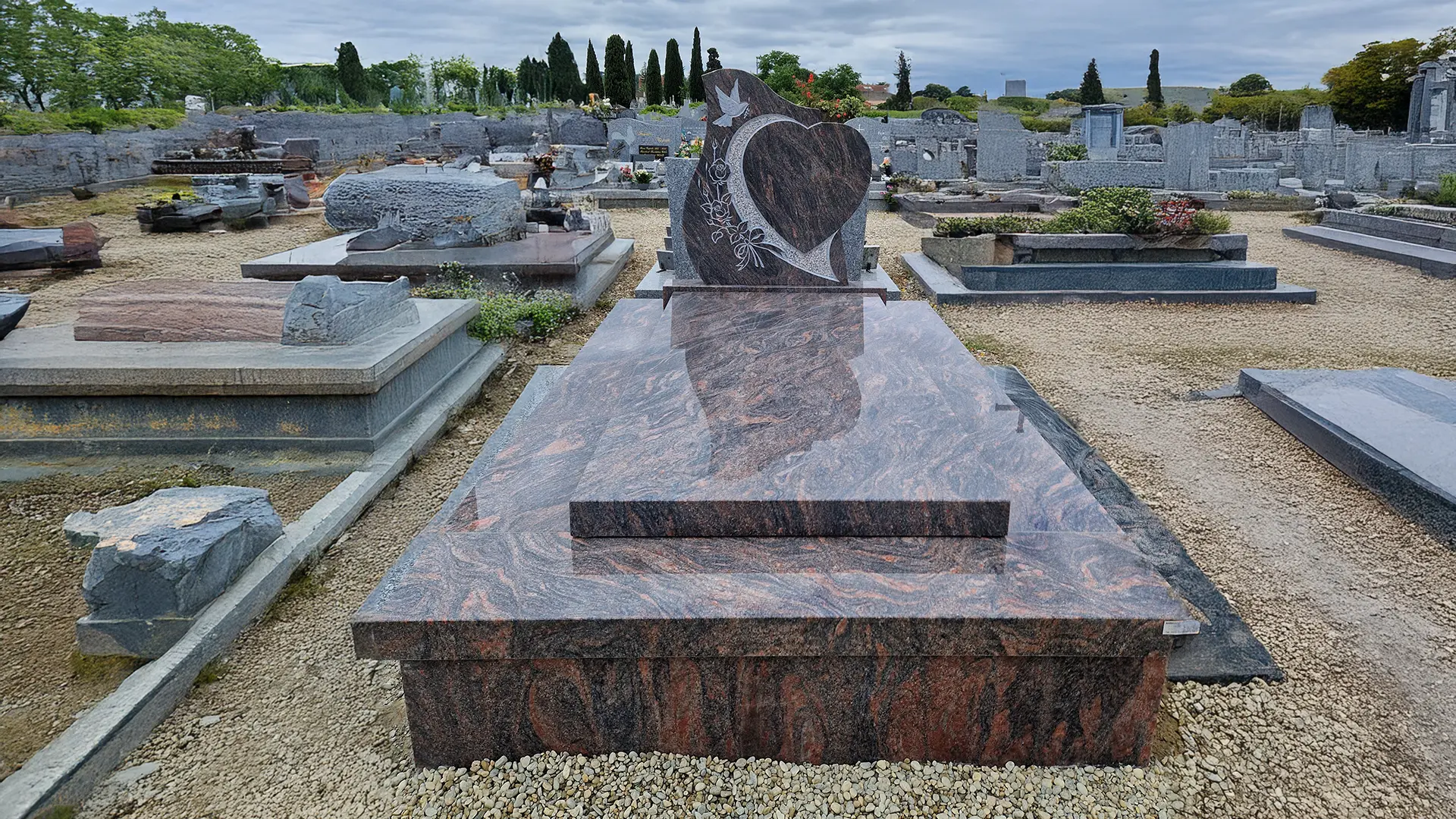 monument funéraire en granit himalaya blue sre